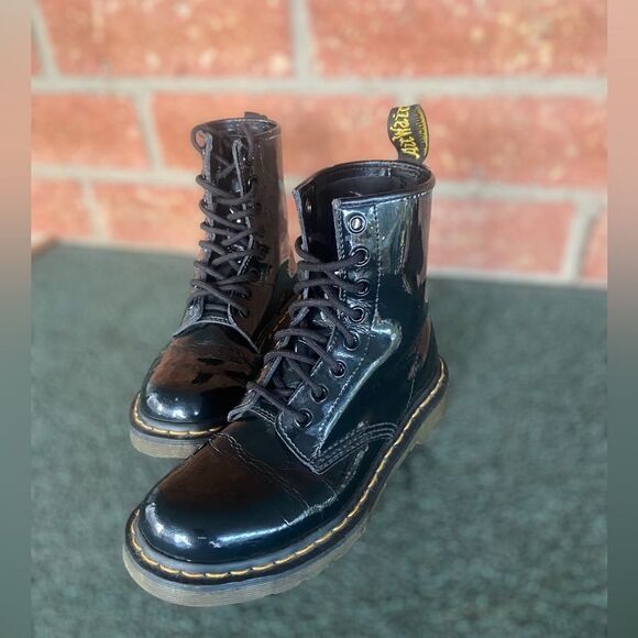 Dr Martens 1460 8 eye  patent leather boots - Picture 14 of 16